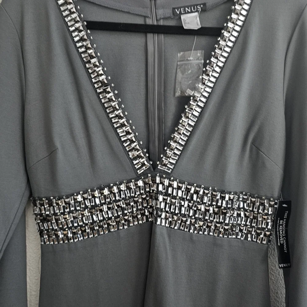 VENUS NWT Dress 8 Gray Long Sleeve Plunge Babydoll - Picture 9 of 10
